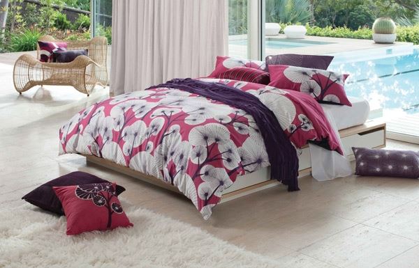 Modern-bedroom-with-jersey-bed-linen